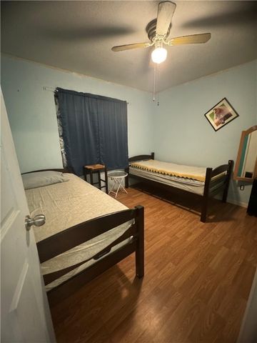 2542 Avenue F, Ingleside, TX 78362