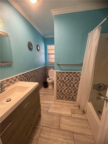 2542 Avenue F, Ingleside, TX 78362