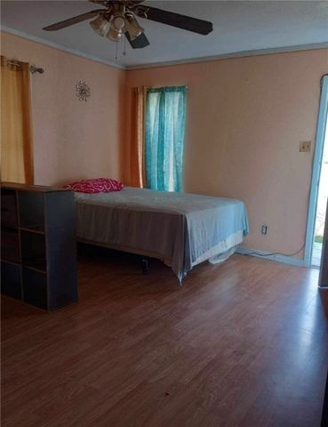 2542 Avenue F, Ingleside, TX 78362