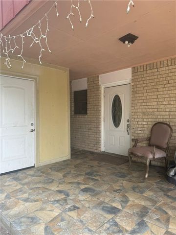 2542 Avenue F, Ingleside, TX 78362