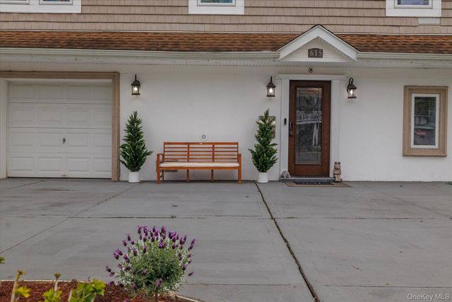 615 Pearl Street, Oceanside, NY 11572