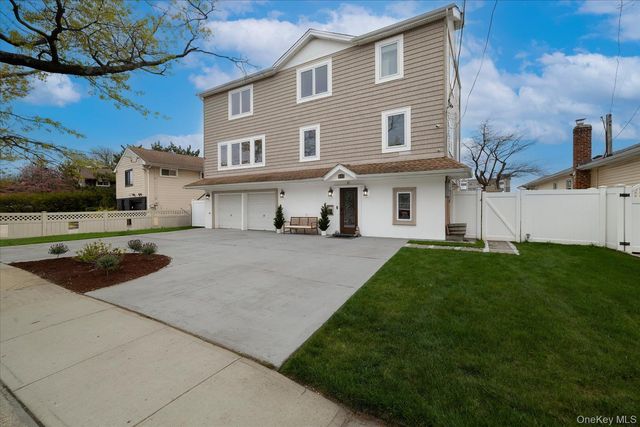 615 Pearl Street, Oceanside, NY 11572