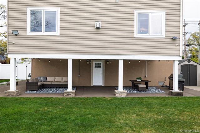 615 Pearl Street, Oceanside, NY 11572