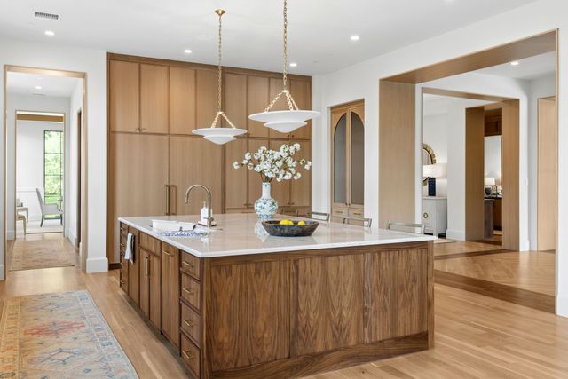 3701 Gillon Avenue, Highland Park, TX 75205