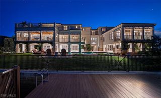 2001 4th ST S, Naples, FL 34102