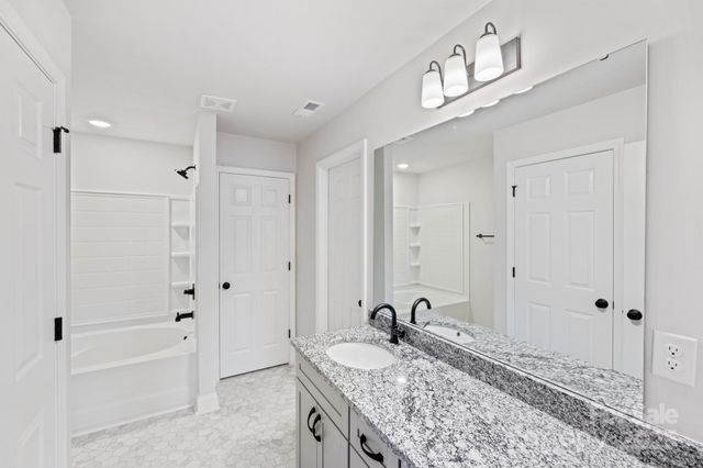 4175 River Run Circle, Hickory, NC 28602