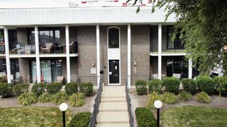 9800 S Karlov Avenue 2D, Oak Lawn, IL 60453