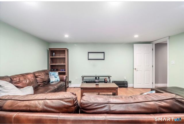 6 Belair Drive, Danbury, CT 06811