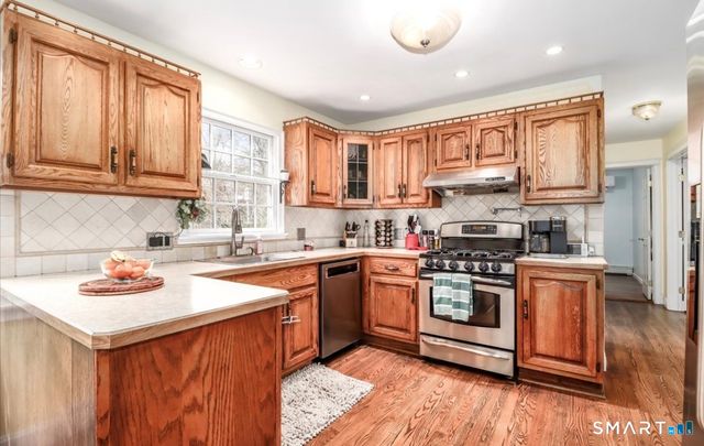 6 Belair Drive, Danbury, CT 06811