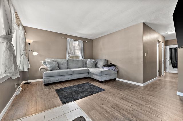 2751 Floyd Street, Lake Station, IN 46405