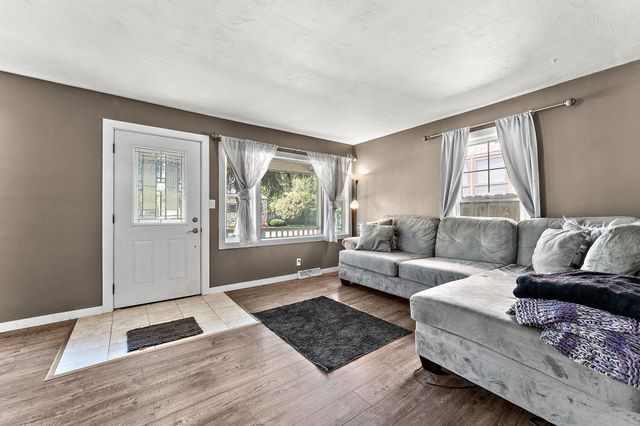 2751 Floyd Street, Lake Station, IN 46405