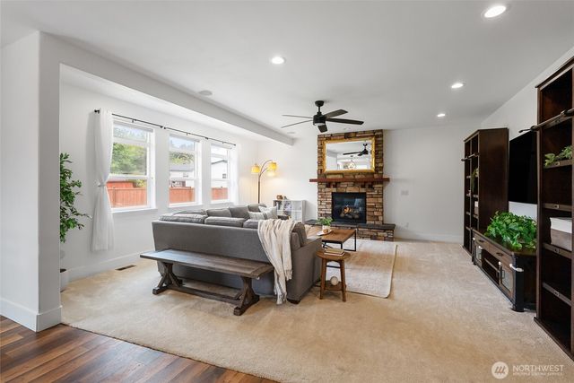 2555 Harbor Master Court, Ferndale, WA 98248