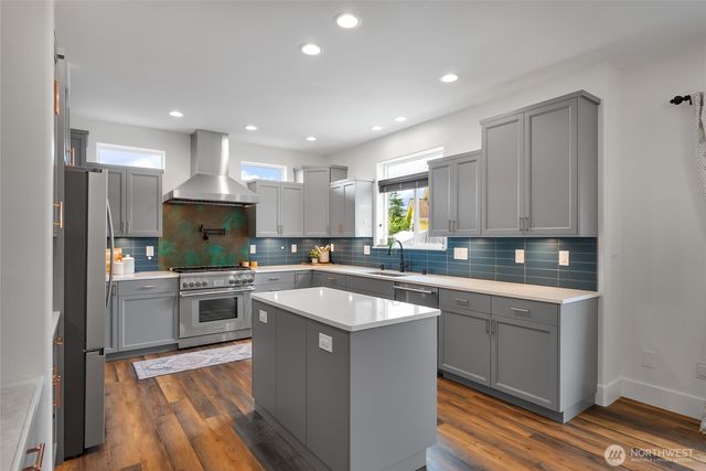 2555 Harbor Master Court, Ferndale, WA 98248