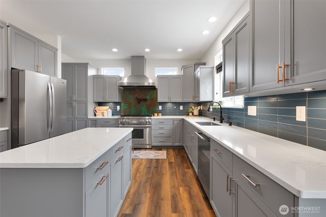 2555 Harbor Master Court, Ferndale, WA 98248