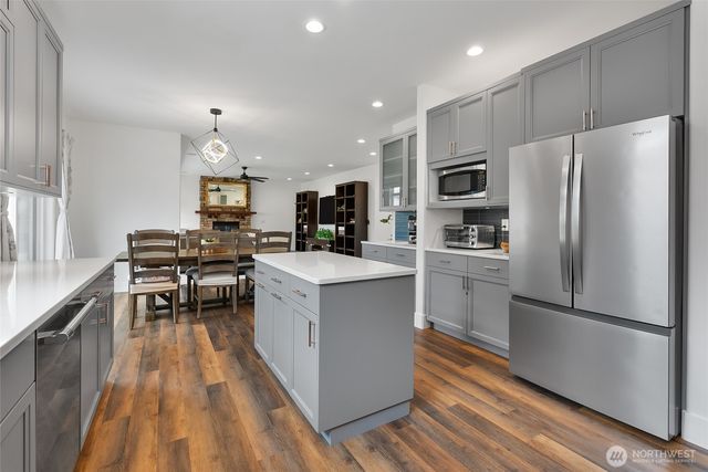 2555 Harbor Master Court, Ferndale, WA 98248