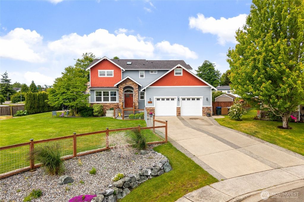 2555 Harbor Master Court, Ferndale, WA 98248