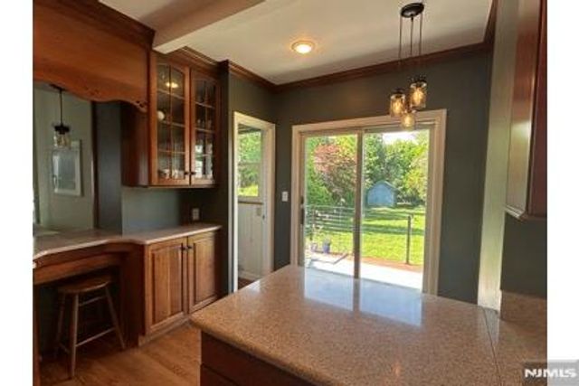 186 Godwin Avenue, Ridgewood, NJ 07450