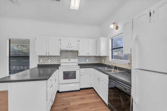 1300 Chapel Downs Road, Waco, TX 76712