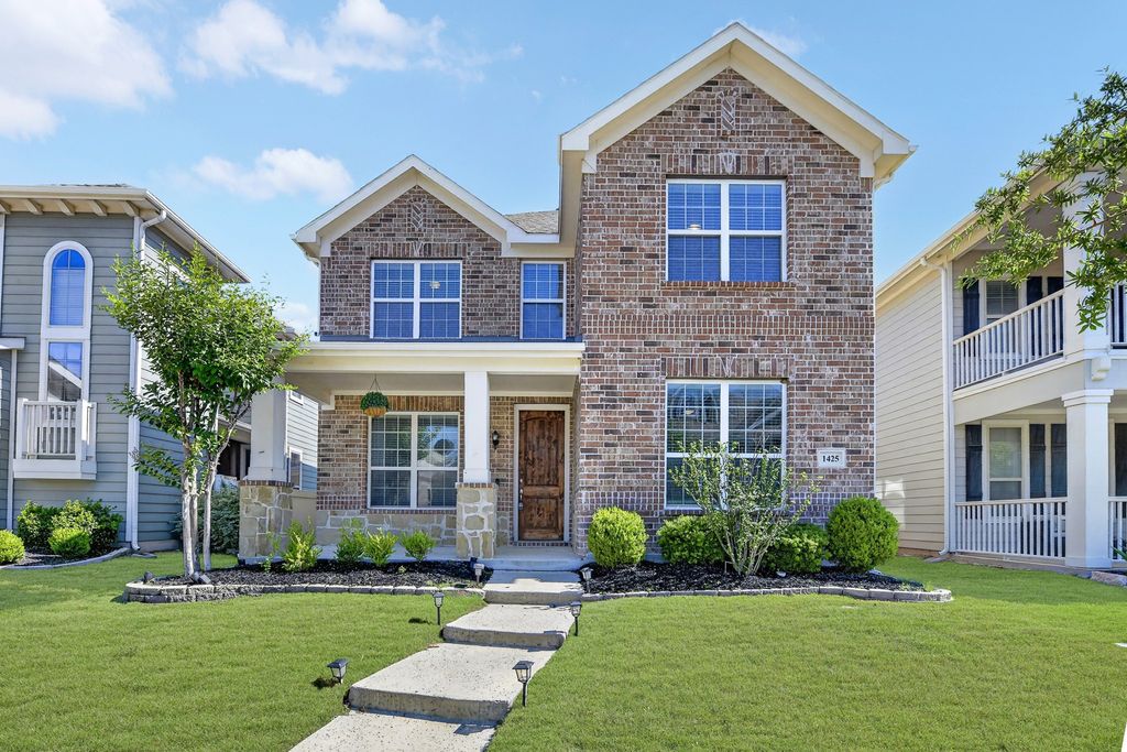 1425 Bull Street, Aubrey, TX 76227