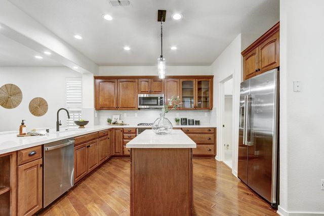 644 Rustic Ranch Ln, Lincoln, CA 95648