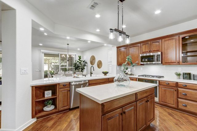 644 Rustic Ranch Ln, Lincoln, CA 95648