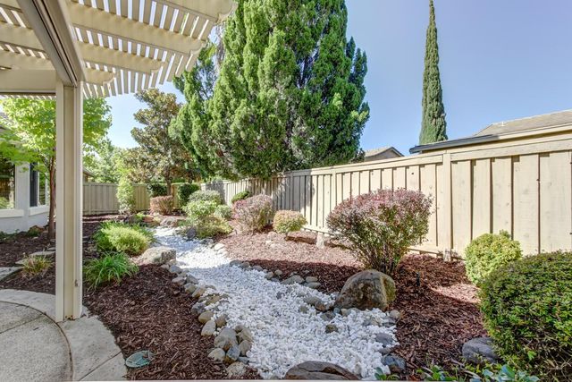 644 Rustic Ranch Ln, Lincoln, CA 95648