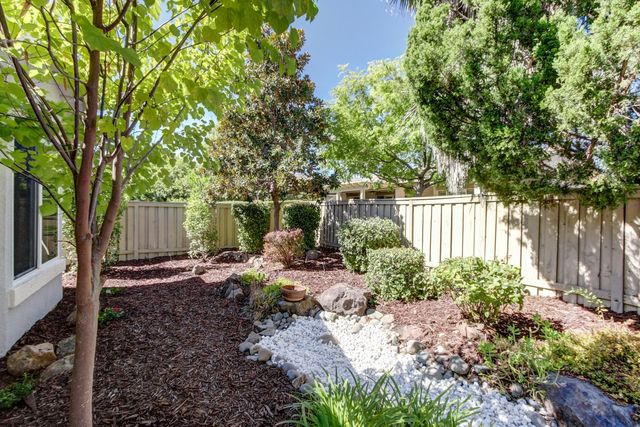644 Rustic Ranch Ln, Lincoln, CA 95648