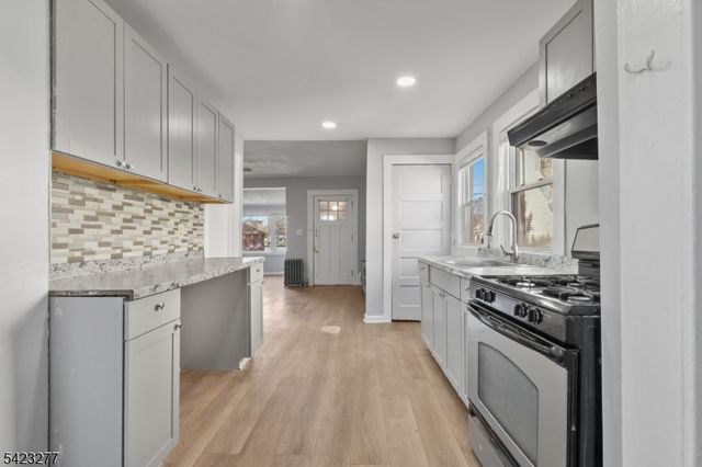 83 May St, Irvington Twp., NJ 07111