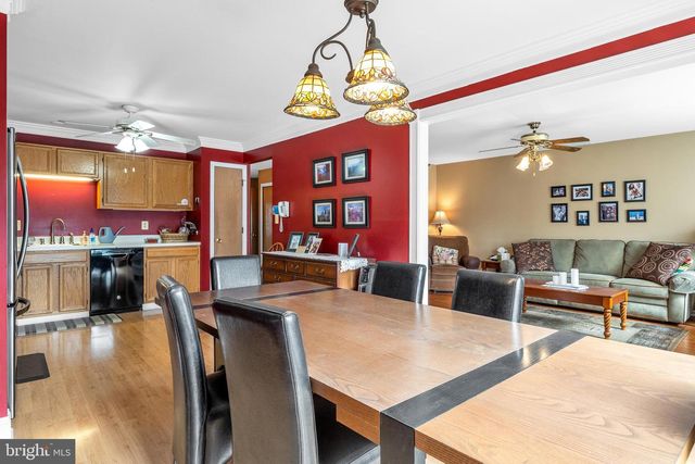 4 OLDE PENN DR, Easton, PA 18045