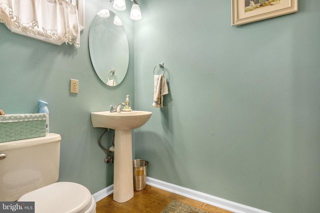 4 OLDE PENN DR, Easton, PA 18045