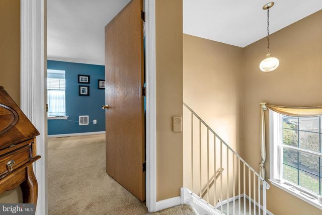4 OLDE PENN DR, Easton, PA 18045