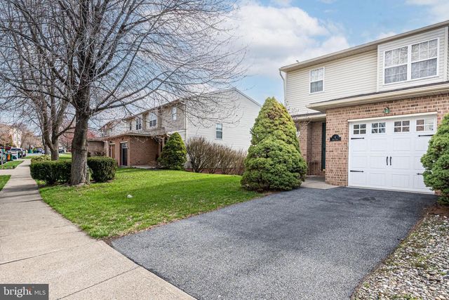 4 OLDE PENN DR, Easton, PA 18045