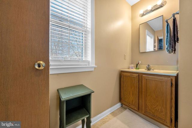 4 OLDE PENN DR, Easton, PA 18045