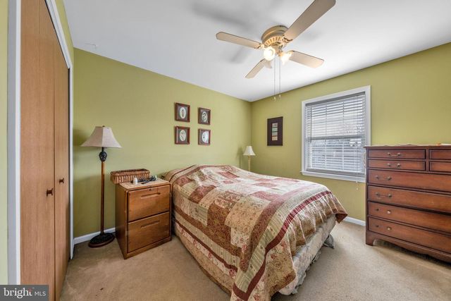 4 OLDE PENN DR, Easton, PA 18045