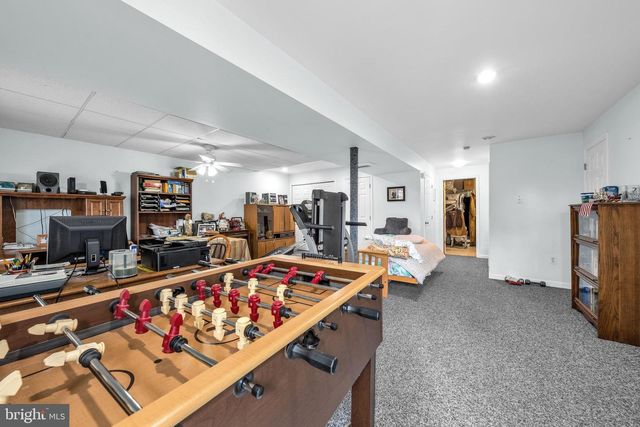 4 OLDE PENN DR, Easton, PA 18045