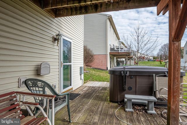 4 OLDE PENN DR, Easton, PA 18045