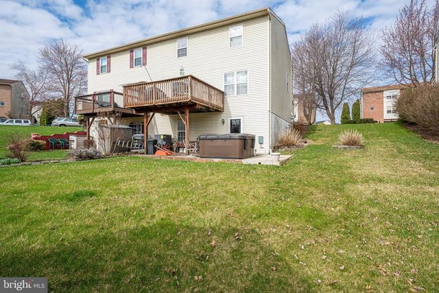 4 OLDE PENN DR, Easton, PA 18045