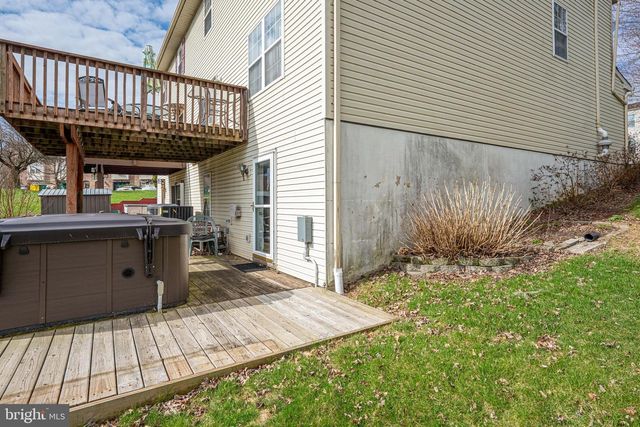 4 OLDE PENN DR, Easton, PA 18045