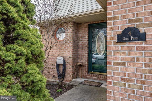 4 OLDE PENN DR, Easton, PA 18045