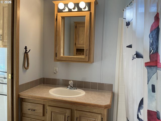 15061 HIGHWAY 101 7, Brookings, OR 97415