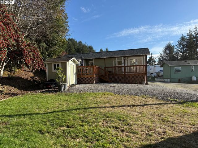 15061 HIGHWAY 101 7, Brookings, OR 97415