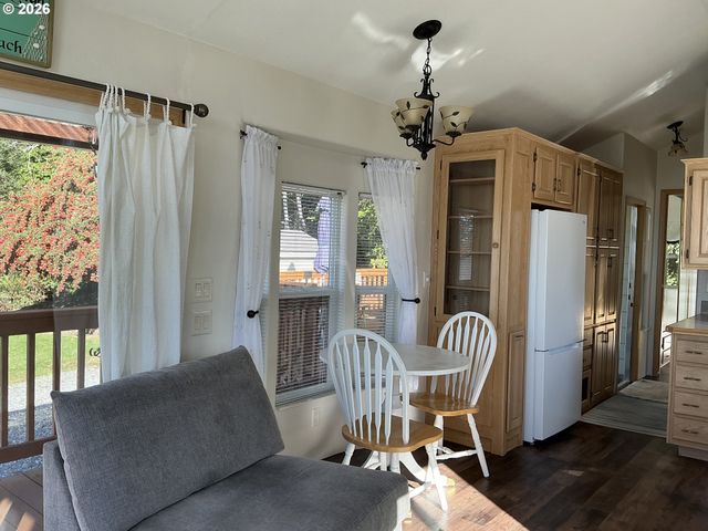 15061 HIGHWAY 101 7, Brookings, OR 97415