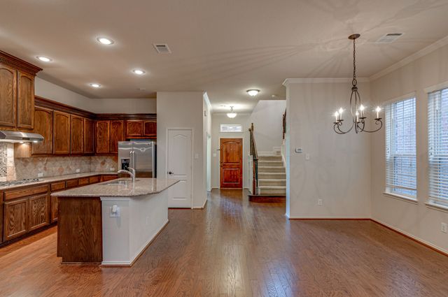 219 Knapford Station, Euless, TX 76040