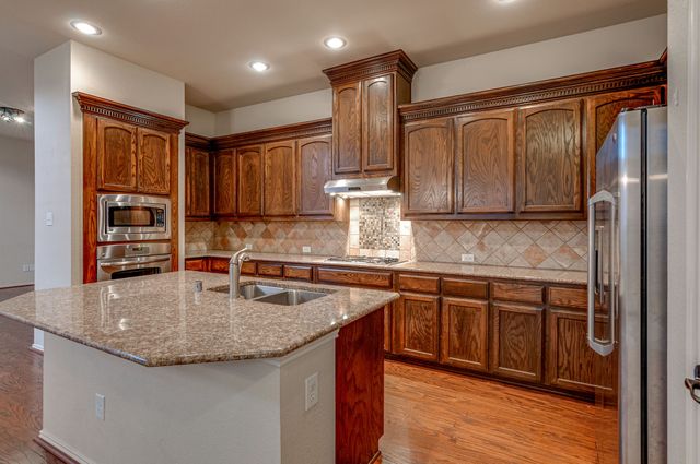 219 Knapford Station, Euless, TX 76040