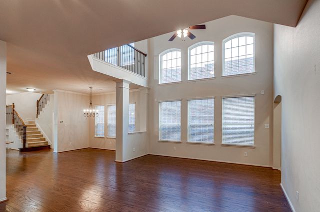 219 Knapford Station, Euless, TX 76040