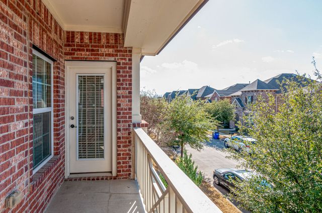 219 Knapford Station, Euless, TX 76040