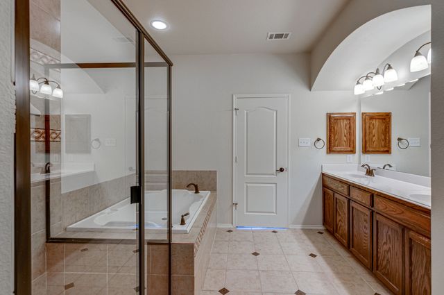 219 Knapford Station, Euless, TX 76040