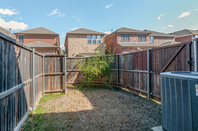 219 Knapford Station, Euless, TX 76040