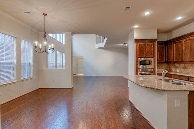 219 Knapford Station, Euless, TX 76040