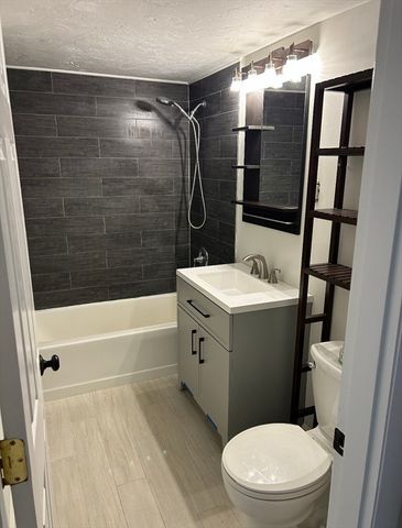 90 High St 107, Dedham, MA 02026